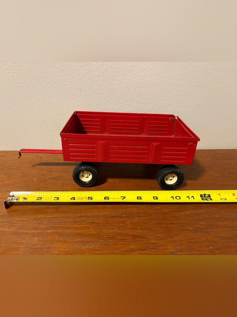 ERTL Red Metal Farm Hay Wagon Vintage Boarded Walls